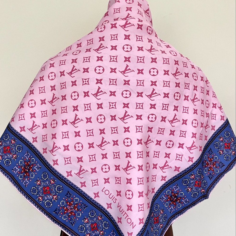 New Louis Vuitton Scarf Monogram Giant Pink Silk Oversize Wrap - Picture 5 of 14